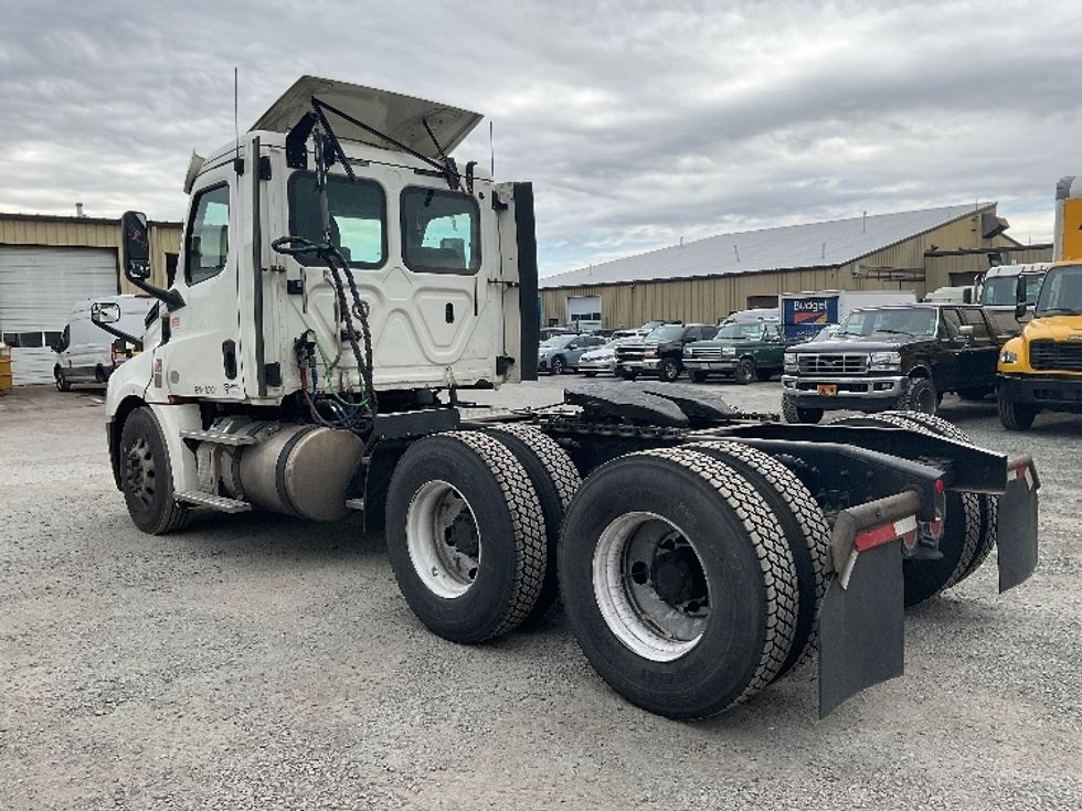 Day Cab Tractor-Heavy Duty Tractors-Freightliner-2018-T12664ST-Harrisburg-PA-475,007\n\t\tmiles-$ 41,500 - Image 5