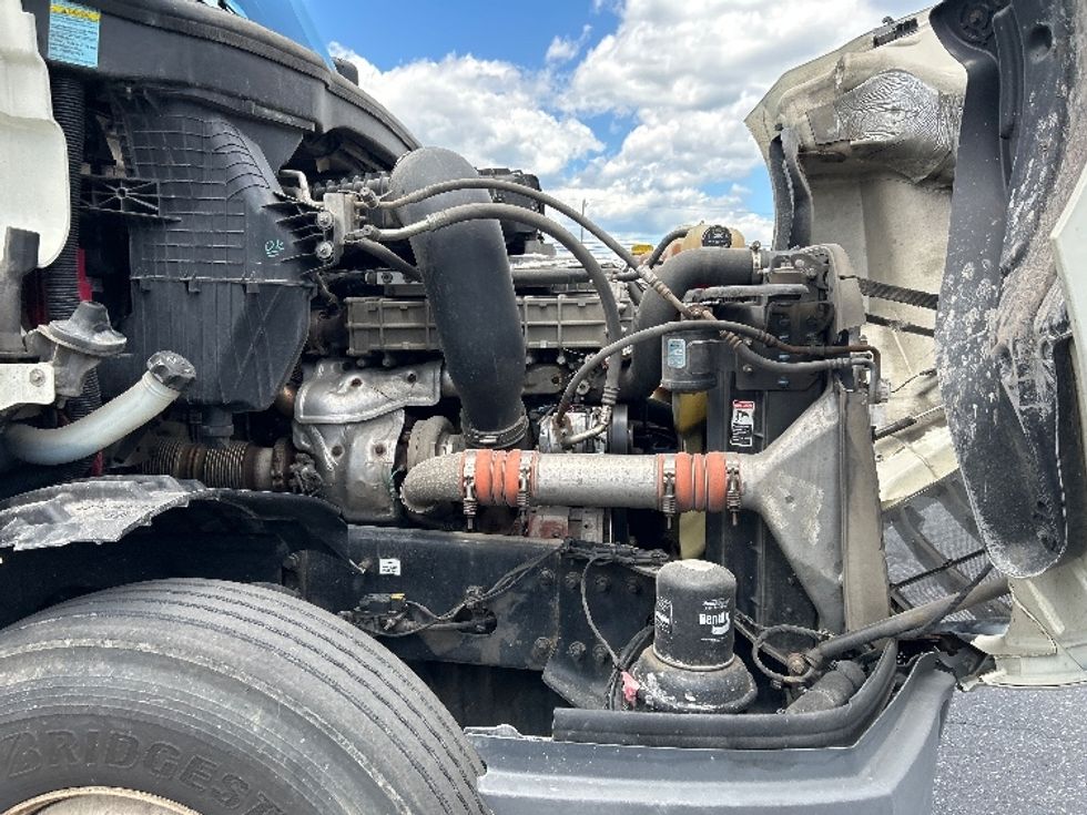 Day Cab Tractor-Heavy Duty Tractors-Freightliner-2018-T12664ST-Harrisburg-PA-478,452\n\t\tmiles-$ 30,750 - Image 15