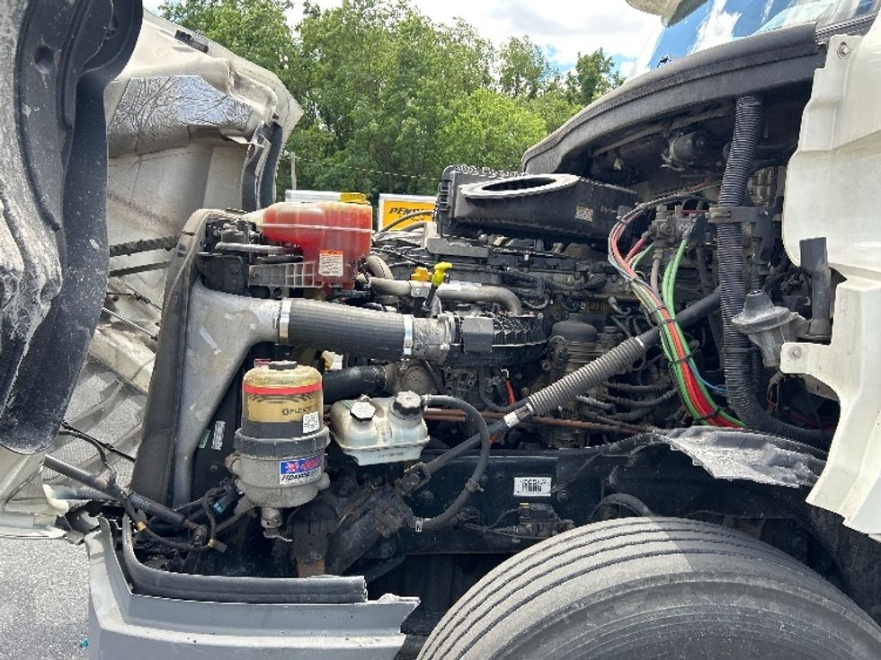 Day Cab Tractor-Heavy Duty Tractors-Freightliner-2018-T12664ST-Harrisburg-PA-478,452\n\t\tmiles-$ 30,750 - Image 16