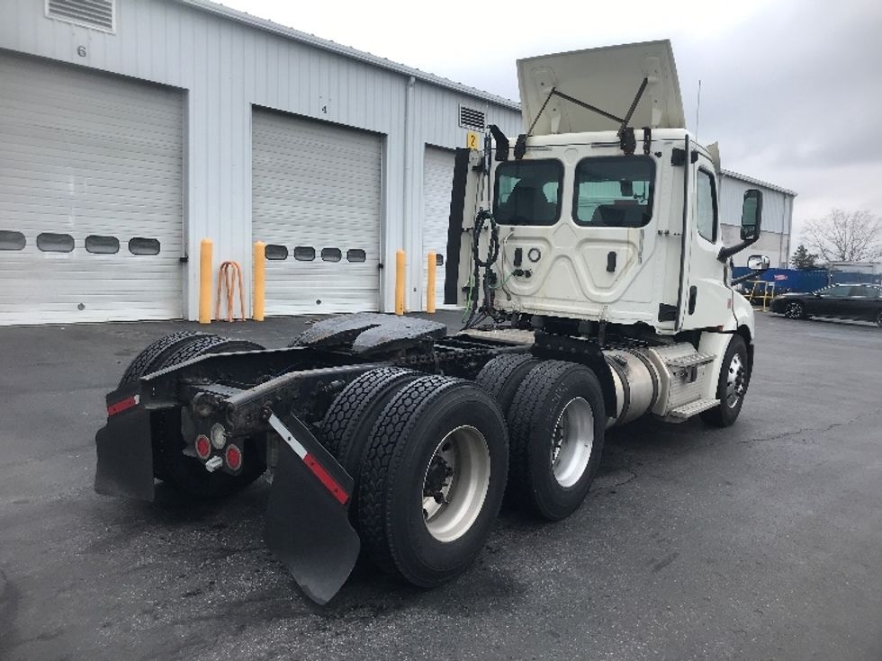Day Cab Tractor-Heavy Duty Tractors-Freightliner-2018-T12664ST-Harrisburg-PA-532,758\n\t\tmiles-$ 36,500 - Image 7