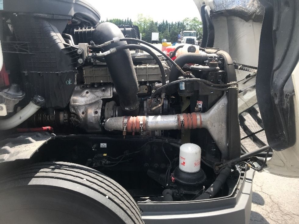 Day Cab Tractor-Heavy Duty Tractors-Freightliner-2018-T12664ST-Harrisburg-PA-596,212\n\t\tmiles-$ 31,500 - Image 15