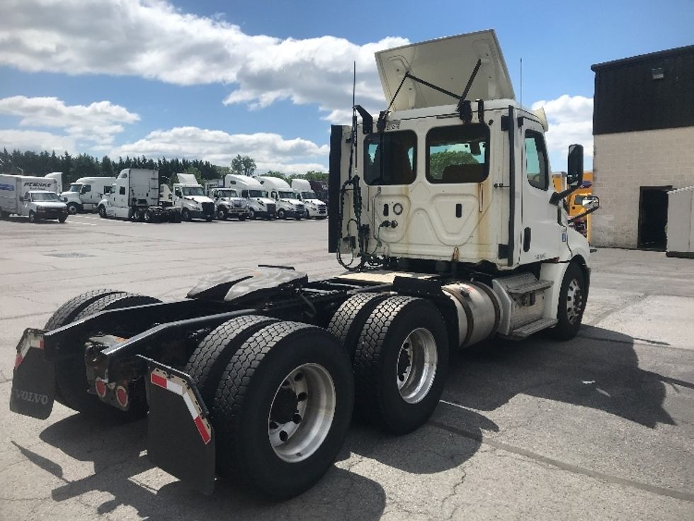 Day Cab Tractor-Heavy Duty Tractors-Freightliner-2018-T12664ST-Harrisburg-PA-596,212\n\t\tmiles-$ 31,500 - Image 7