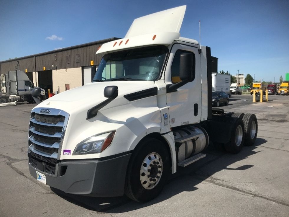 Day Cab Tractor-Heavy Duty Tractors-Freightliner-2018-T12664ST-Harrisburg-PA-629,727\n\t\tmiles-$ 28,750 - Image 3