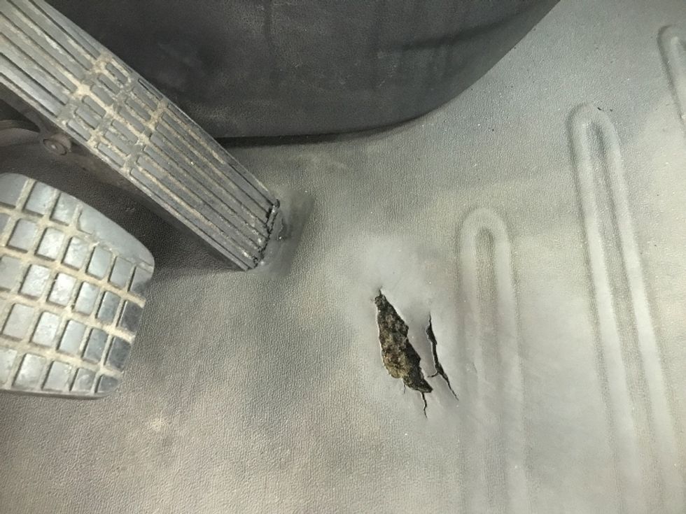 Day Cab Tractor-Heavy Duty Tractors-Freightliner-2018-T12664ST-Harrisburg-PA-703,965\n\t\tmiles-$ 23,250 - Image 17