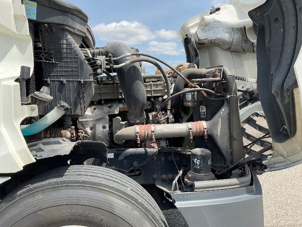 Day Cab Tractor-Heavy Duty Tractors-Freightliner-2018-T12664ST-Holland-MI-351,149\n\t\tmiles-$ 48,750 - Image 15