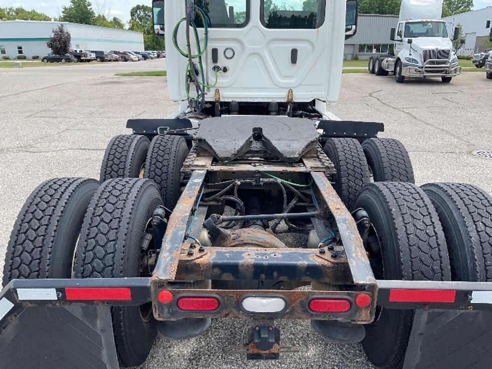 Day Cab Tractor-Heavy Duty Tractors-Freightliner-2018-T12664ST-Holland-MI-351,149\n\t\tmiles-$ 48,750 - Image 6