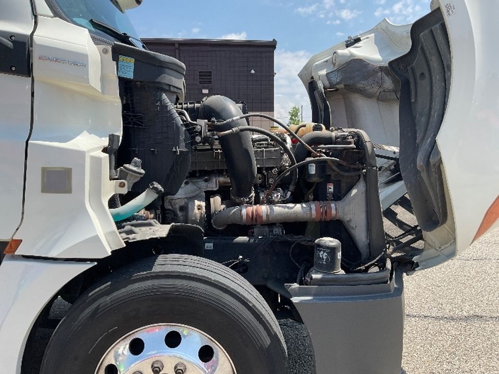 Day Cab Tractor-Heavy Duty Tractors-Freightliner-2018-T12664ST-Holland-MI-359,086\n\t\tmiles-$ 48,250 - Image 15