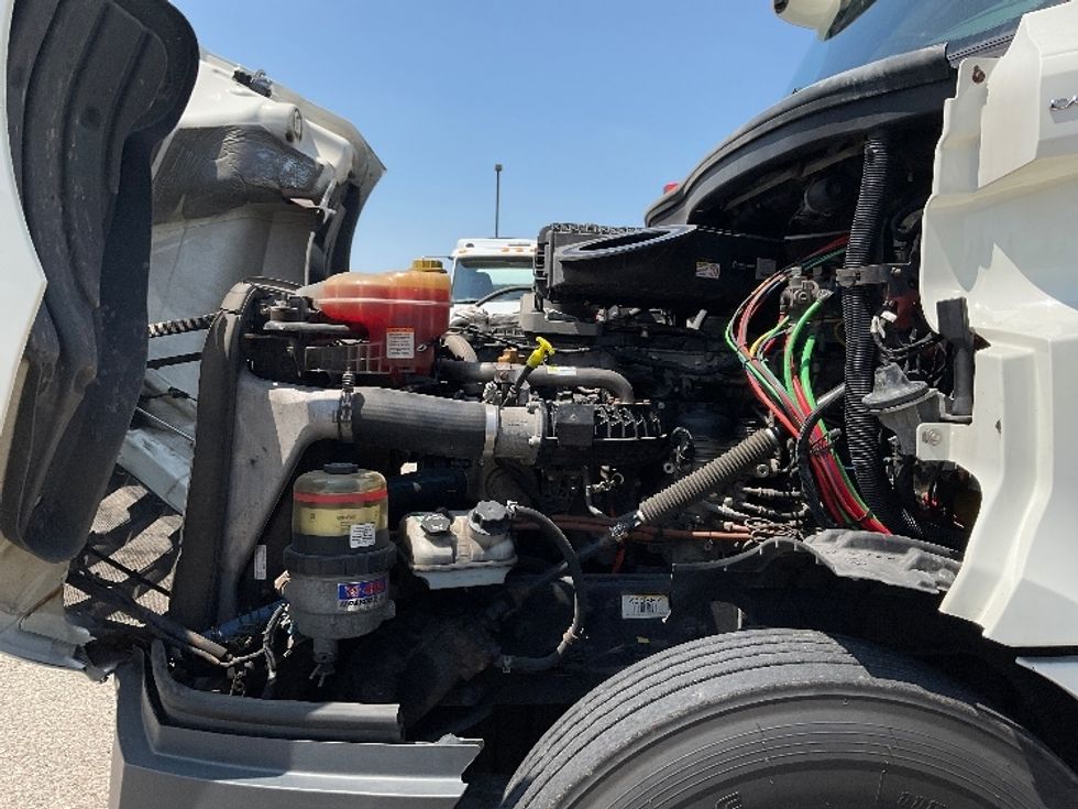Day Cab Tractor-Heavy Duty Tractors-Freightliner-2018-T12664ST-Holland-MI-359,086\n\t\tmiles-$ 48,250 - Image 16