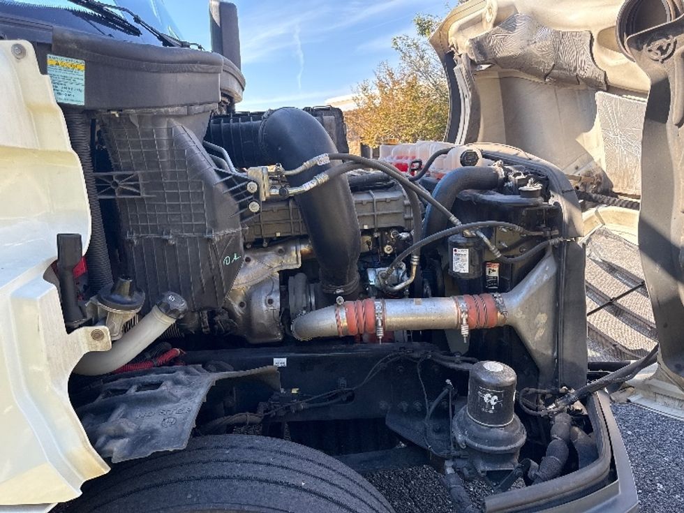 Day Cab Tractor-Heavy Duty Tractors-Freightliner-2018-T12664ST-Homewood-AL-412,192\n\t\tmiles-$ 41,500 - Image 15