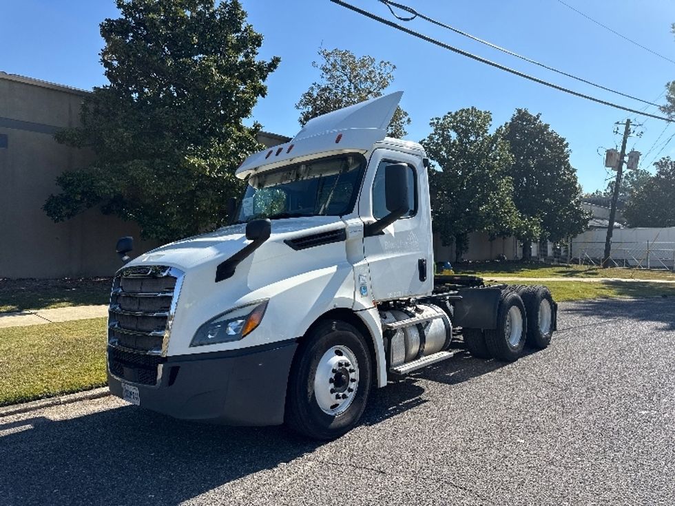 Day Cab Tractor-Heavy Duty Tractors-Freightliner-2018-T12664ST-Homewood-AL-412,192\n\t\tmiles-$ 41,500 - Image 3