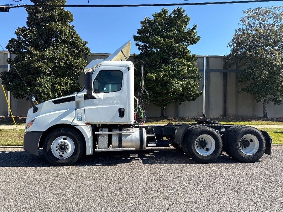 Day Cab Tractor-Heavy Duty Tractors-Freightliner-2018-T12664ST-Homewood-AL-412,192\n\t\tmiles-$ 41,500 - Image 4