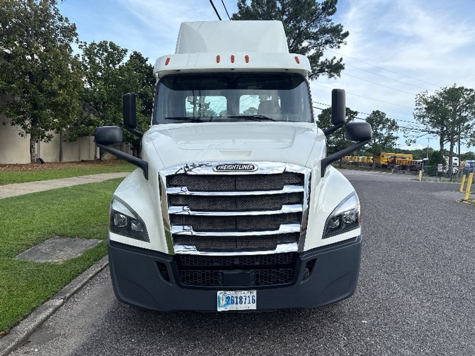 Day Cab Tractor-Heavy Duty Tractors-Freightliner-2018-T12664ST-Homewood-AL-474,541\n\t\tmiles-$ 40,500 - Image 2