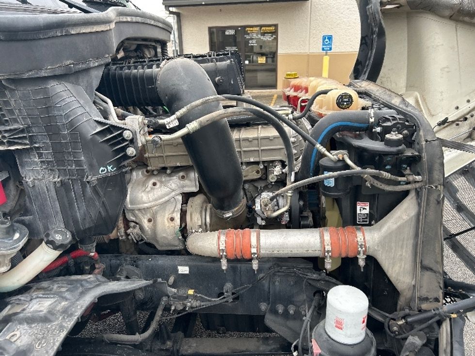 Day Cab Tractor-Heavy Duty Tractors-Freightliner-2018-T12664ST-Houston-TX-436,585\n\t\tmiles-$ 41,250 - Image 14