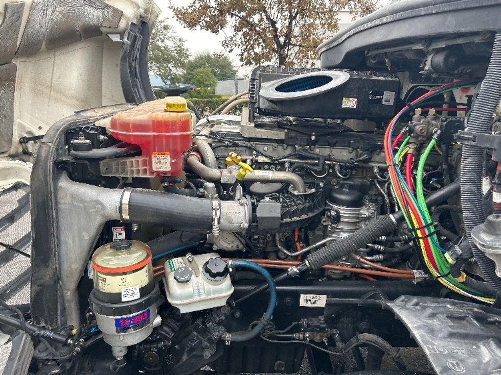 Day Cab Tractor-Heavy Duty Tractors-Freightliner-2018-T12664ST-Houston-TX-436,585\n\t\tmiles-$ 41,250 - Image 15