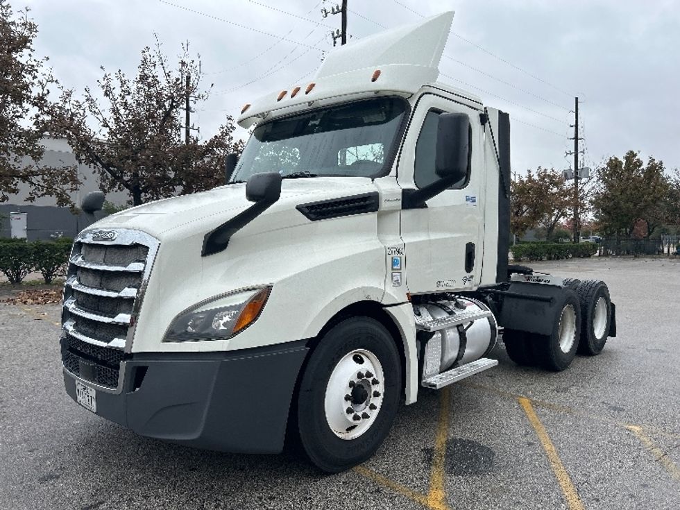 Day Cab Tractor-Heavy Duty Tractors-Freightliner-2018-T12664ST-Houston-TX-436,585\n\t\tmiles-$ 41,250 - Image 3