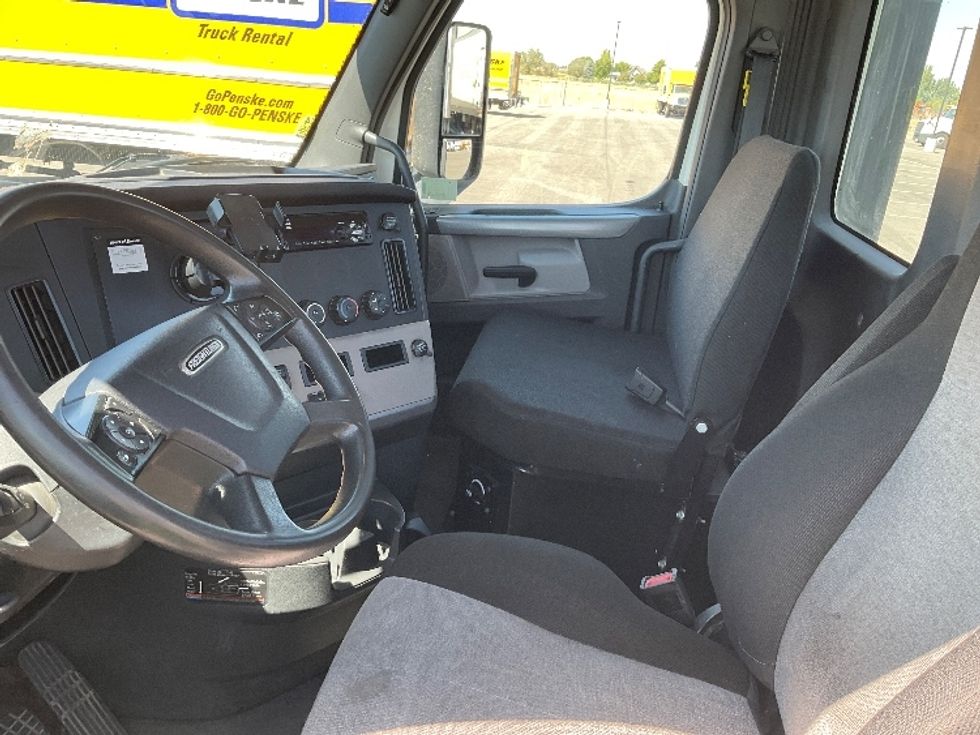 Day Cab Tractor-Heavy Duty Tractors-Freightliner-2018-T12664ST-Idaho Falls-ID-167,302\n\t\tmiles-$ 58,750 - Image 10
