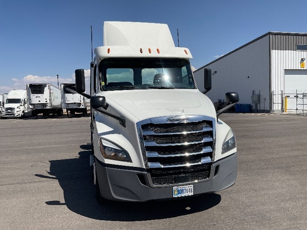 Day Cab Tractor-Heavy Duty Tractors-Freightliner-2018-T12664ST-Idaho Falls-ID-167,302\n\t\tmiles-$ 58,750 - Image 2