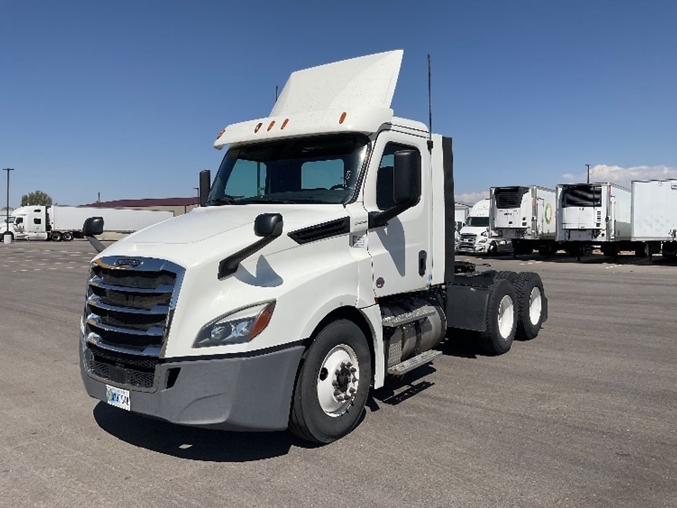 Day Cab Tractor-Heavy Duty Tractors-Freightliner-2018-T12664ST-Idaho Falls-ID-167,302\n\t\tmiles-$ 58,750 - Image 3