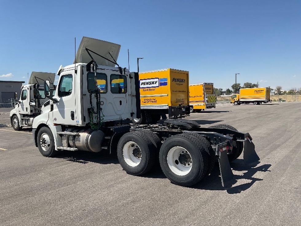 Day Cab Tractor-Heavy Duty Tractors-Freightliner-2018-T12664ST-Idaho Falls-ID-167,302\n\t\tmiles-$ 58,750 - Image 5