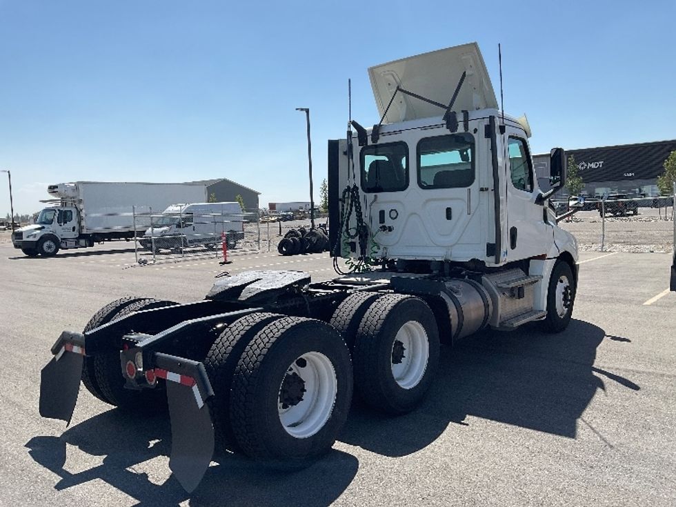 Day Cab Tractor-Heavy Duty Tractors-Freightliner-2018-T12664ST-Idaho Falls-ID-167,302\n\t\tmiles-$ 58,750 - Image 7