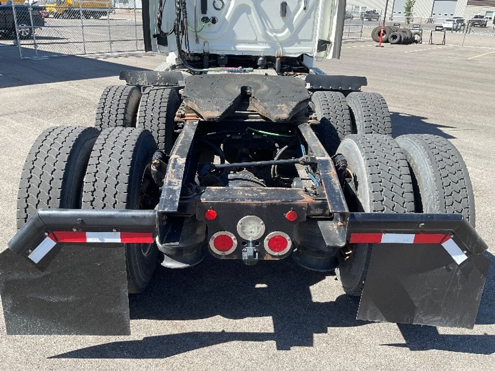 Day Cab Tractor-Heavy Duty Tractors-Freightliner-2018-T12664ST-Idaho Falls-ID-174,194\n\t\tmiles-$ 58,500 - Image 6