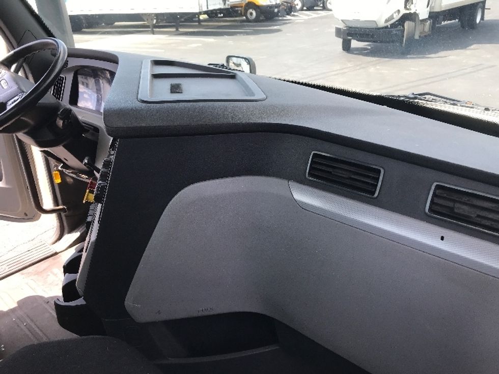 Day Cab Tractor-Heavy Duty Tractors-Freightliner-2018-T12664ST-Indianapolis-IN-253,879\n\t\tmiles-$ 57,250 - Image 13