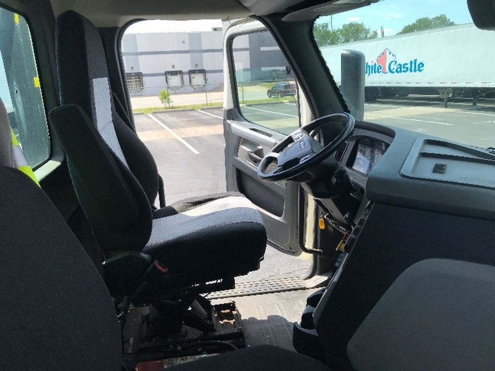 Day Cab Tractor-Heavy Duty Tractors-Freightliner-2018-T12664ST-Indianapolis-IN-253,879\n\t\tmiles-$ 57,250 - Image 14