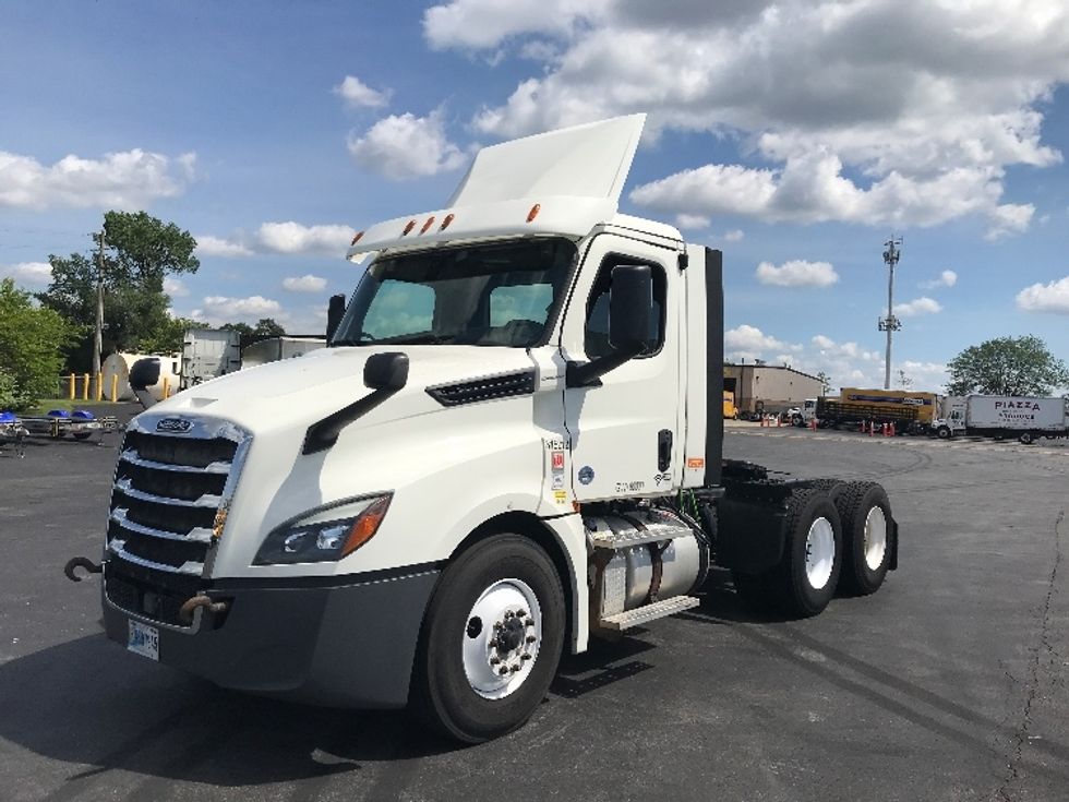 Day Cab Tractor-Heavy Duty Tractors-Freightliner-2018-T12664ST-Indianapolis-IN-253,879\n\t\tmiles-$ 57,250 - Image 3