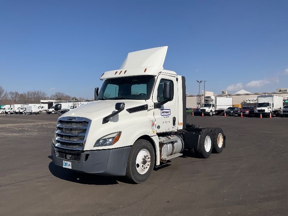 Day Cab Tractor-Heavy Duty Tractors-Freightliner-2018-T12664ST-Indianapolis-IN-253,900\n\t\tmiles-$ 45,000 - Image 3