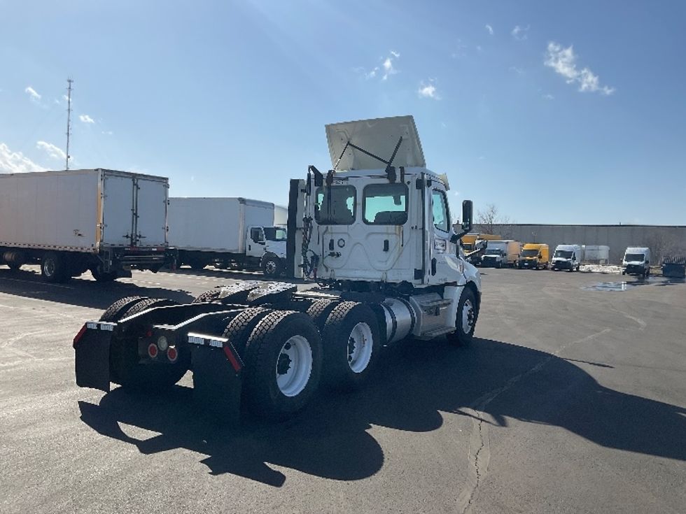 Day Cab Tractor-Heavy Duty Tractors-Freightliner-2018-T12664ST-Indianapolis-IN-253,900\n\t\tmiles-$ 45,000 - Image 7
