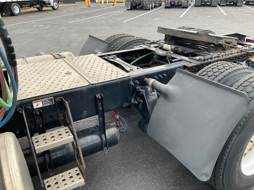 2018 Freightliner Cascadia 126" Day cab photo 13