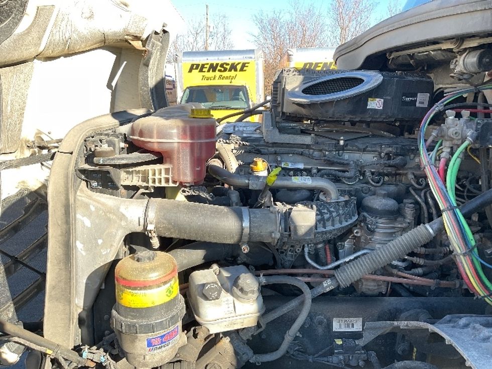 Day Cab Tractor-Heavy Duty Tractors-Freightliner-2018-T12664ST-Indianapolis-IN-487,576\n\t\tmiles-$ 40,750 - Image 16