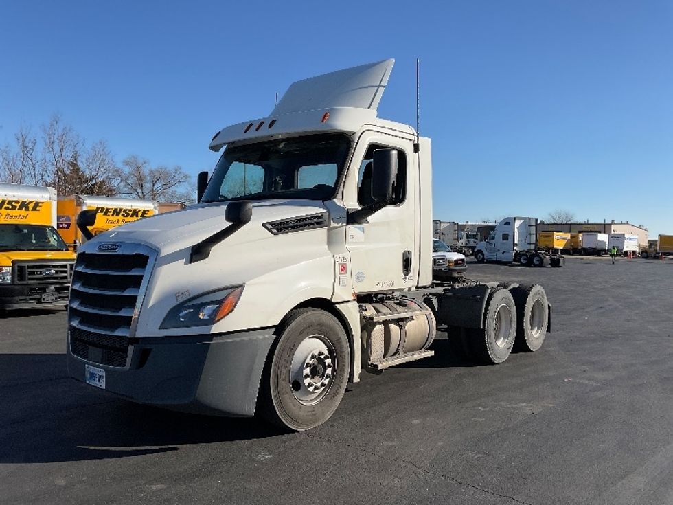 Day Cab Tractor-Heavy Duty Tractors-Freightliner-2018-T12664ST-Indianapolis-IN-487,576\n\t\tmiles-$ 40,750 - Image 3