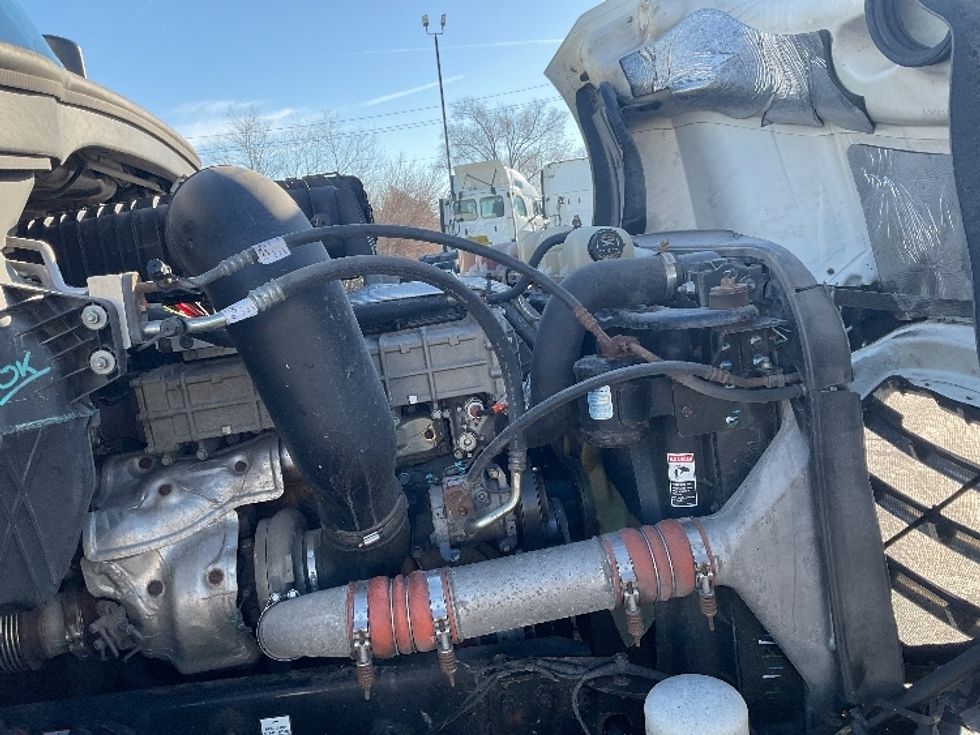 Day Cab Tractor-Heavy Duty Tractors-Freightliner-2018-T12664ST-Indianapolis-IN-497,097\n\t\tmiles-$ 40,000 - Image 15