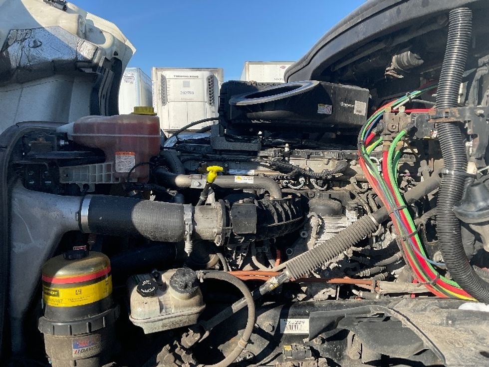 Day Cab Tractor-Heavy Duty Tractors-Freightliner-2018-T12664ST-Indianapolis-IN-497,097\n\t\tmiles-$ 40,000 - Image 16