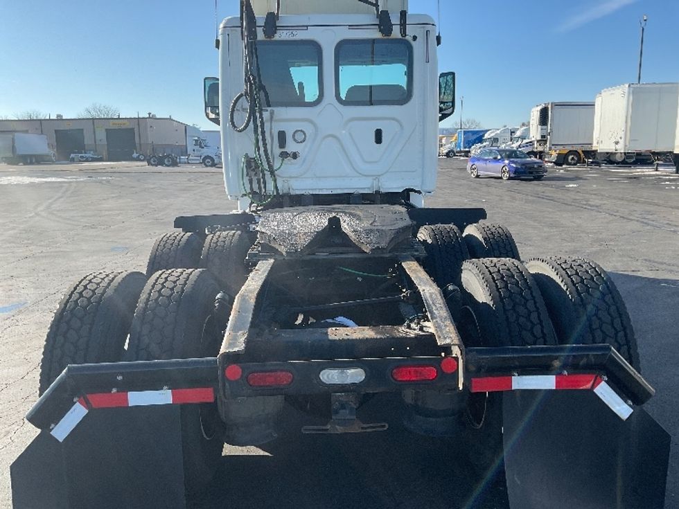 Day Cab Tractor-Heavy Duty Tractors-Freightliner-2018-T12664ST-Indianapolis-IN-497,097\n\t\tmiles-$ 40,000 - Image 6