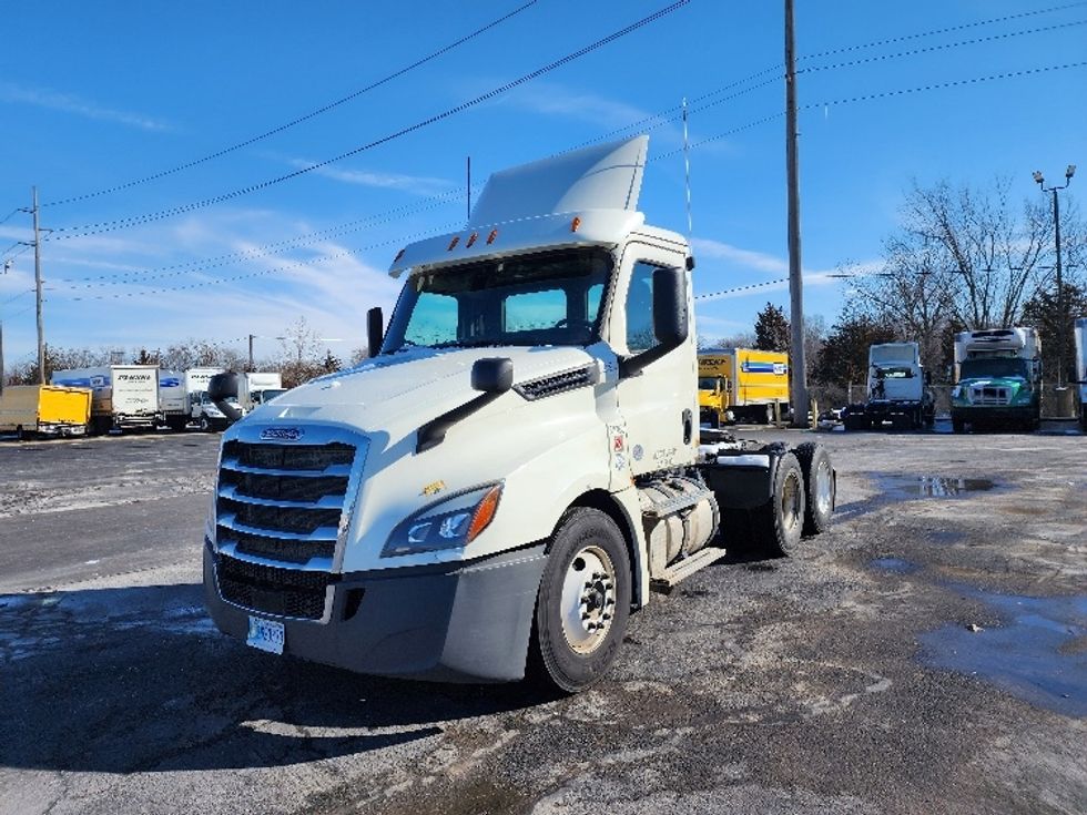 Day Cab Tractor-Heavy Duty Tractors-Freightliner-2018-T12664ST-Indianapolis-IN-498,984\n\t\tmiles-$ 39,750 - Image 3