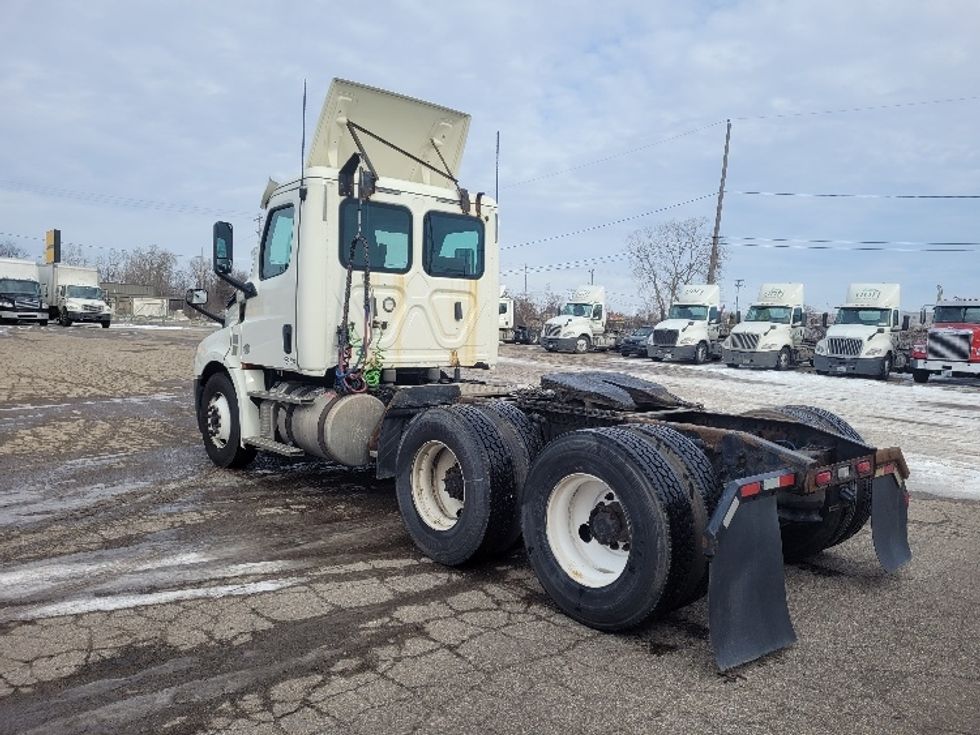 Day Cab Tractor-Heavy Duty Tractors-Freightliner-2018-T12664ST-Jackson-MI-252,568\n\t\tmiles-$ 53,250 - Image 5