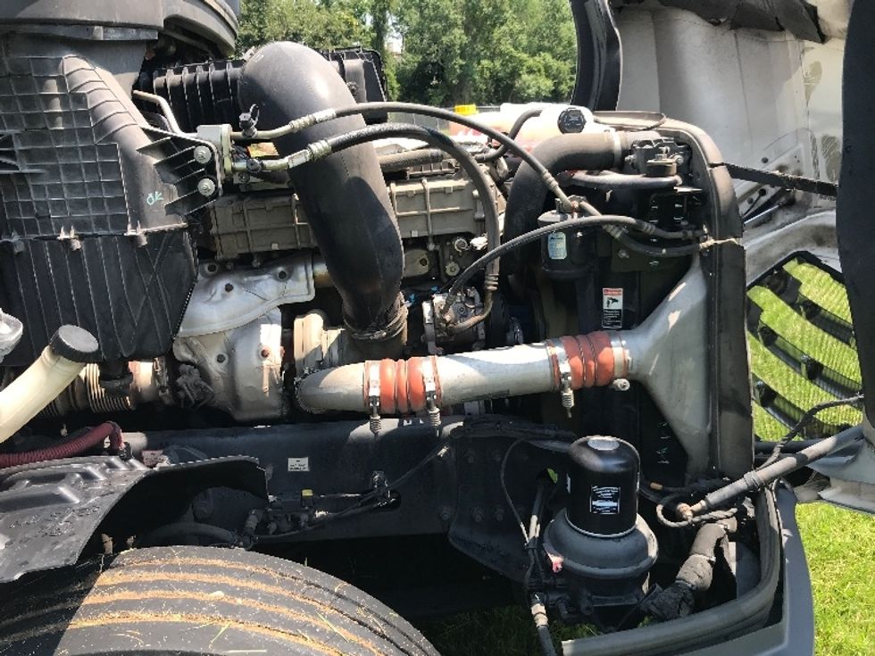 Day Cab Tractor-Heavy Duty Tractors-Freightliner-2018-T12664ST-Jackson-MS-556,479\n\t\tmiles-$ 39,000 - Image 15