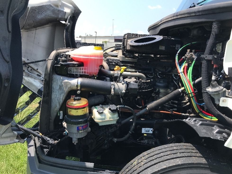 Day Cab Tractor-Heavy Duty Tractors-Freightliner-2018-T12664ST-Jackson-MS-556,479\n\t\tmiles-$ 39,000 - Image 16