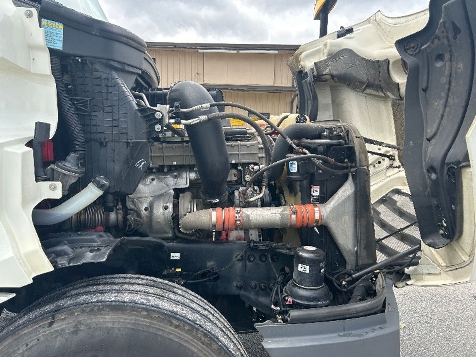 Day Cab Tractor-Heavy Duty Tractors-Freightliner-2018-T12664ST-Jackson-TN-326,452\n\t\tmiles-$ 38,750 - Image 15