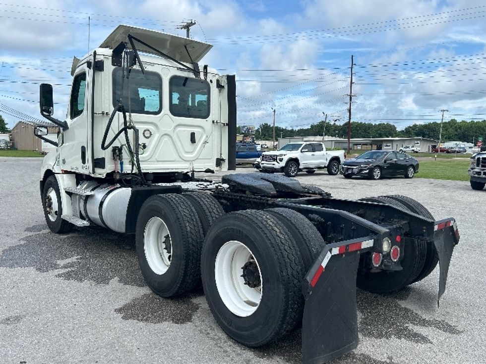 Day Cab Tractor-Heavy Duty Tractors-Freightliner-2018-T12664ST-Jackson-TN-326,452\n\t\tmiles-$ 38,750 - Image 5