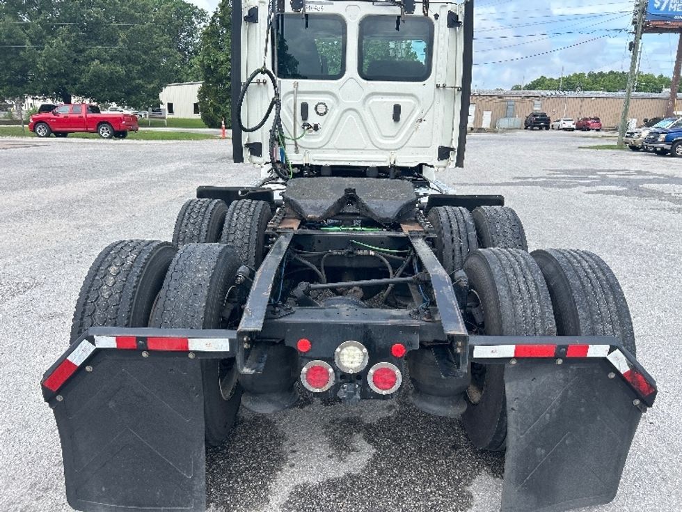 Day Cab Tractor-Heavy Duty Tractors-Freightliner-2018-T12664ST-Jackson-TN-326,452\n\t\tmiles-$ 38,750 - Image 6