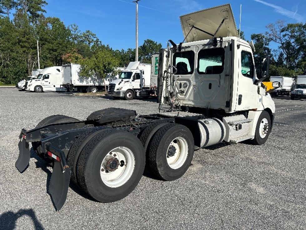 Day Cab Tractor-Heavy Duty Tractors-Freightliner-2018-T12664ST-Jacksonville-FL-553,289\n\t\tmiles-$ 36,500 - Image 7