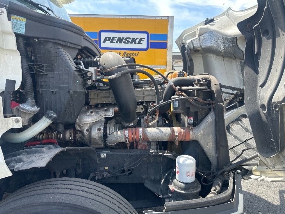 Day Cab Tractor-Heavy Duty Tractors-Freightliner-2018-T12664ST-Jamaica-NY-183,176\n\t\tmiles-$ 52,250 - Image 15