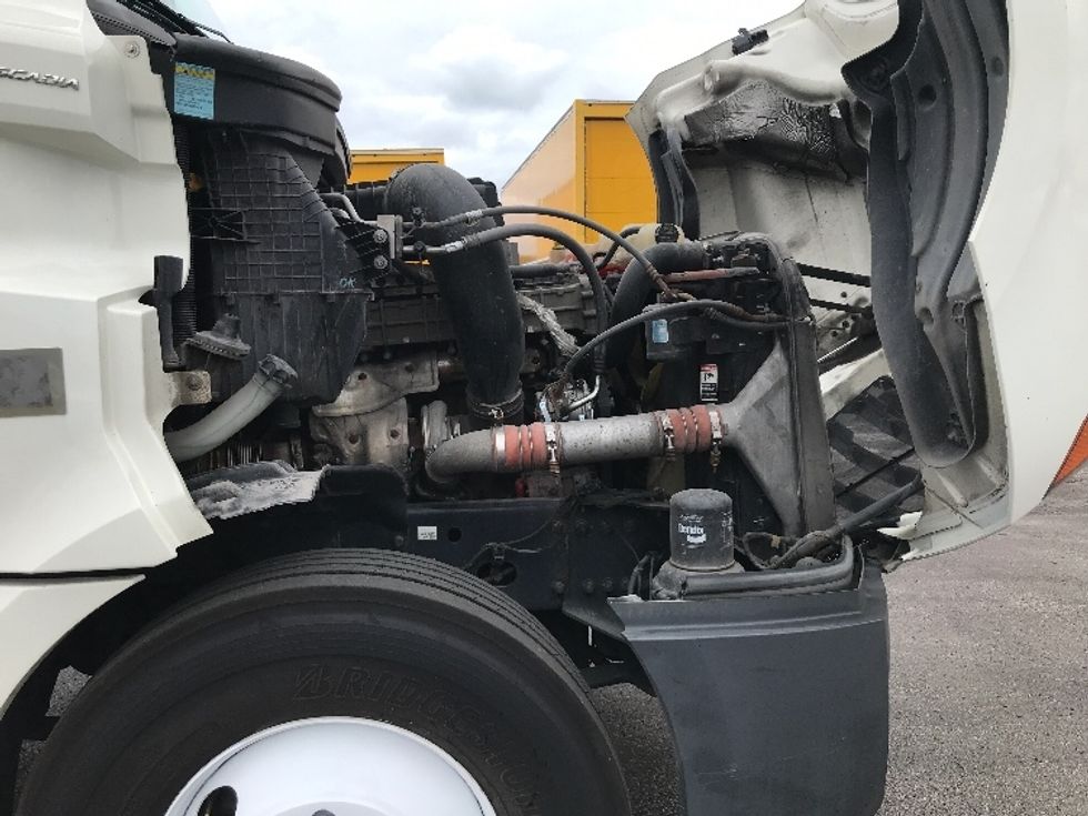 Day Cab Tractor-Heavy Duty Tractors-Freightliner-2018-T12664ST-Kansas City-MO-340,910\n\t\tmiles-$ 53,750 - Image 15
