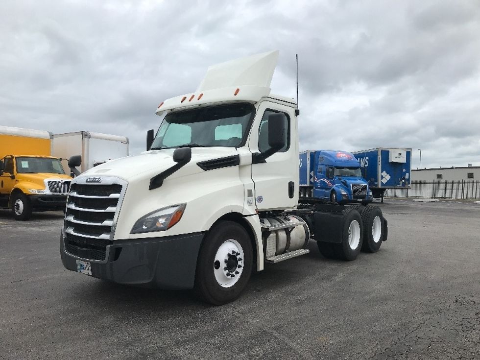 Day Cab Tractor-Heavy Duty Tractors-Freightliner-2018-T12664ST-Kansas City-MO-340,910\n\t\tmiles-$ 53,750 - Image 3