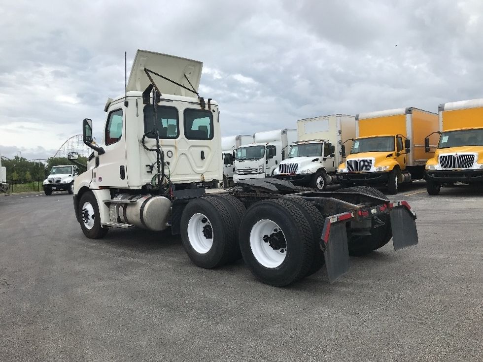 Day Cab Tractor-Heavy Duty Tractors-Freightliner-2018-T12664ST-Kansas City-MO-340,910\n\t\tmiles-$ 53,750 - Image 5