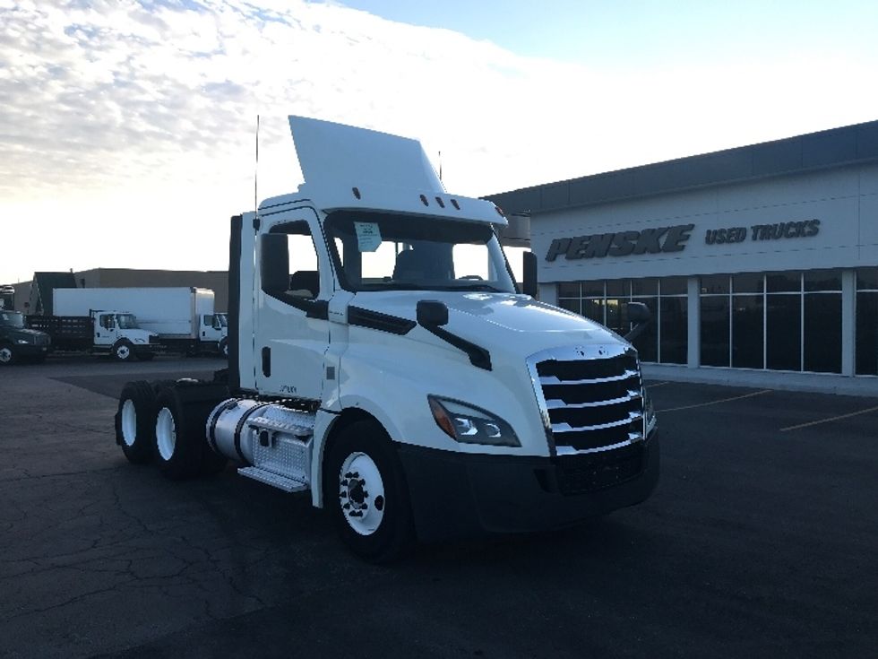 Day Cab Tractor-Heavy Duty Tractors-Freightliner-2018-T12664ST-Kansas City-MO-347,896\n\t\tmiles-$ 44,750 - Image 1
