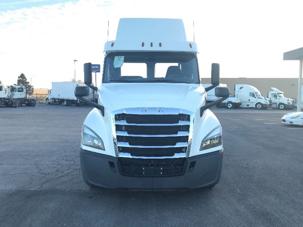 Day Cab Tractor-Heavy Duty Tractors-Freightliner-2018-T12664ST-Kansas City-MO-347,896\n\t\tmiles-$ 44,750 - Image 2